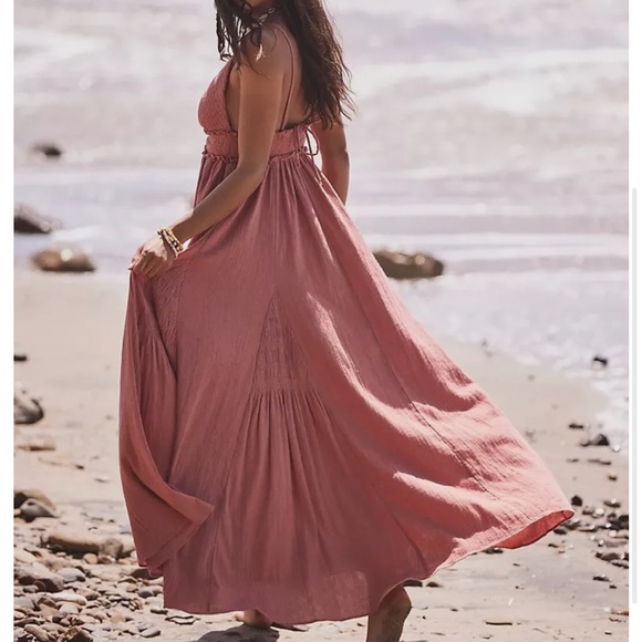 selling free people ‘heat haze’ maxi dress in sage ash - Picture 3 of 9